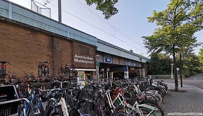 amsterdam muiderpoort station