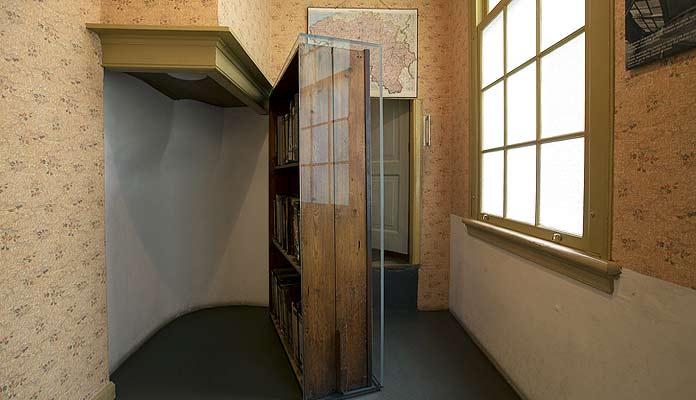 anne frank house bookcase