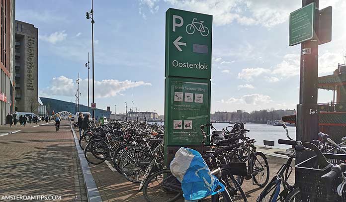 bike parking amsterdam