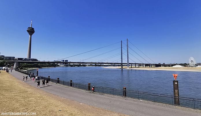 dusseldorf rhine river