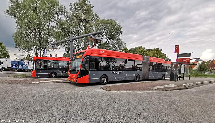 edam bus station