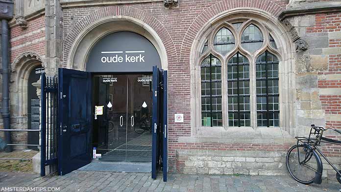 oude kerk entrance amsterdam