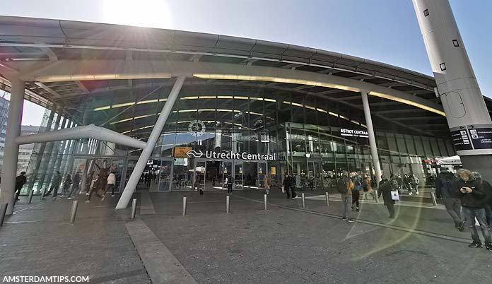 utrecht central station stationsplein-oost side